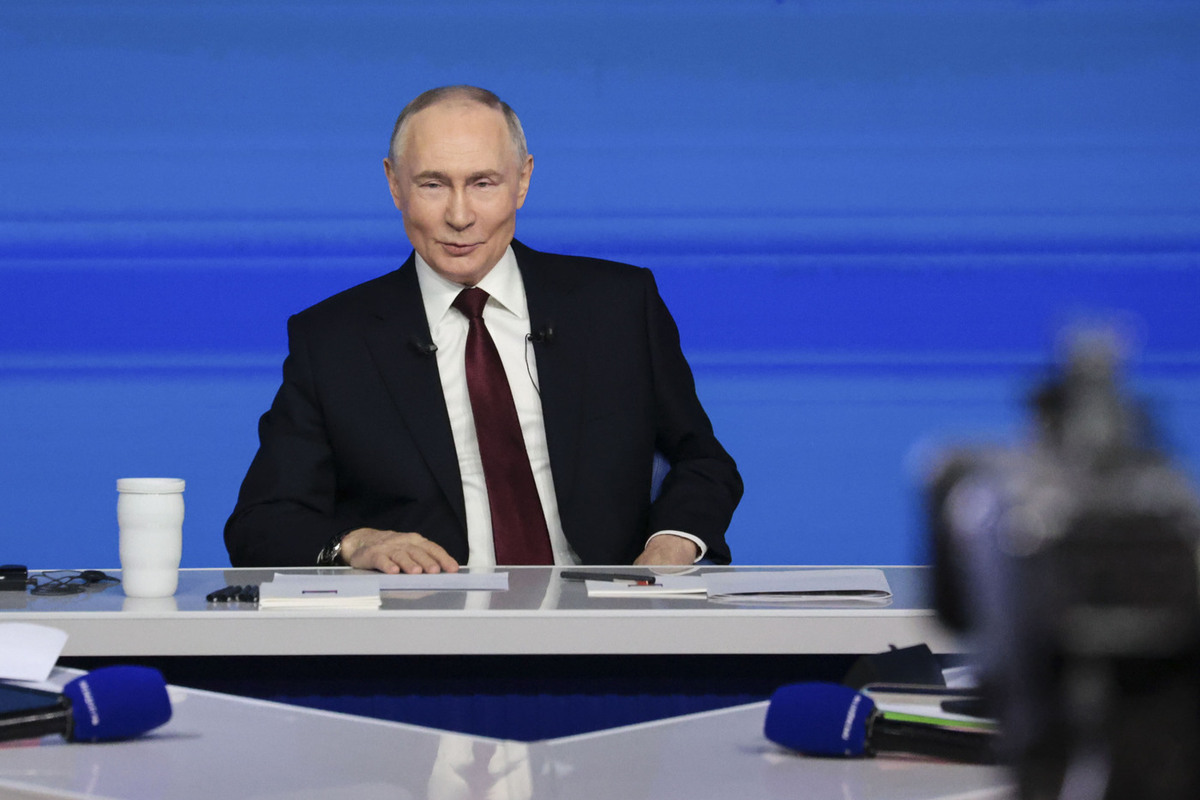 Путин заявил на сессии ВЭФ о "пасе новому созыву Госдумы"
