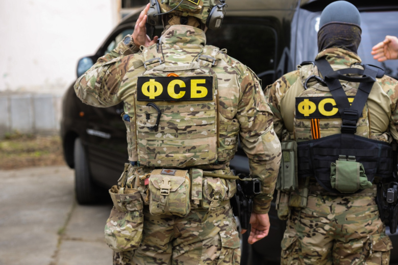 ФСБ задержала в Крыму россиянина за шпионаж и подготовку теракта