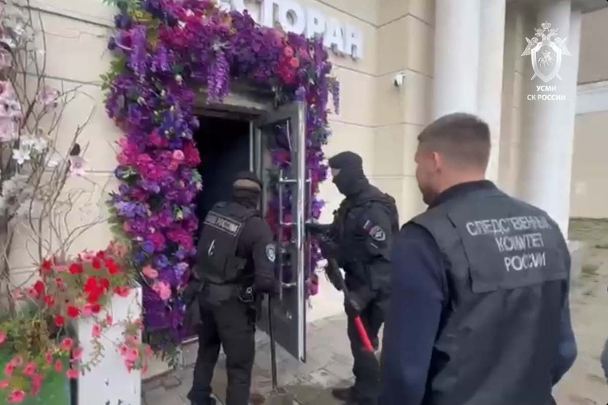 В Петербурге задержали 13 человек по делу о мошенничестве в барах