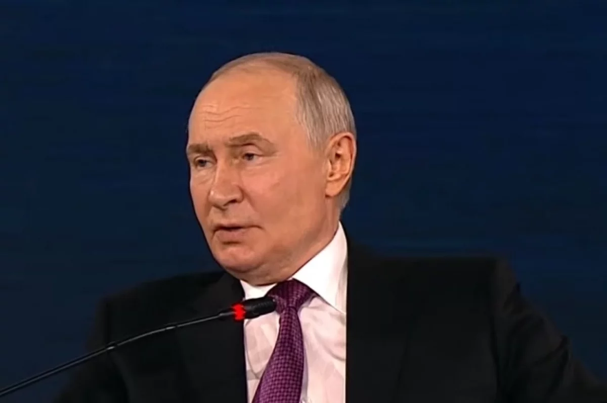 Путин заявил, что России недостаточно существующего уровня рождаемости