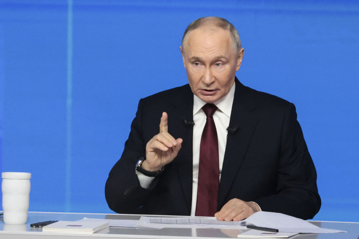 Путин присудил Алле Суриковой орден "За заслуги в культуре и искусстве"
