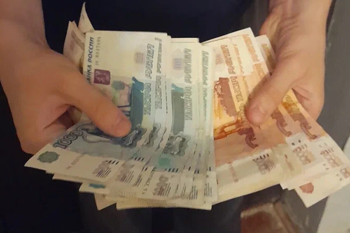 Петербуржец всего за несколько месяцев обчистил знакомого на 823 тысячи рублей