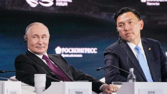 Путин назвал вбросами слухи о заморозке банковских вкладов