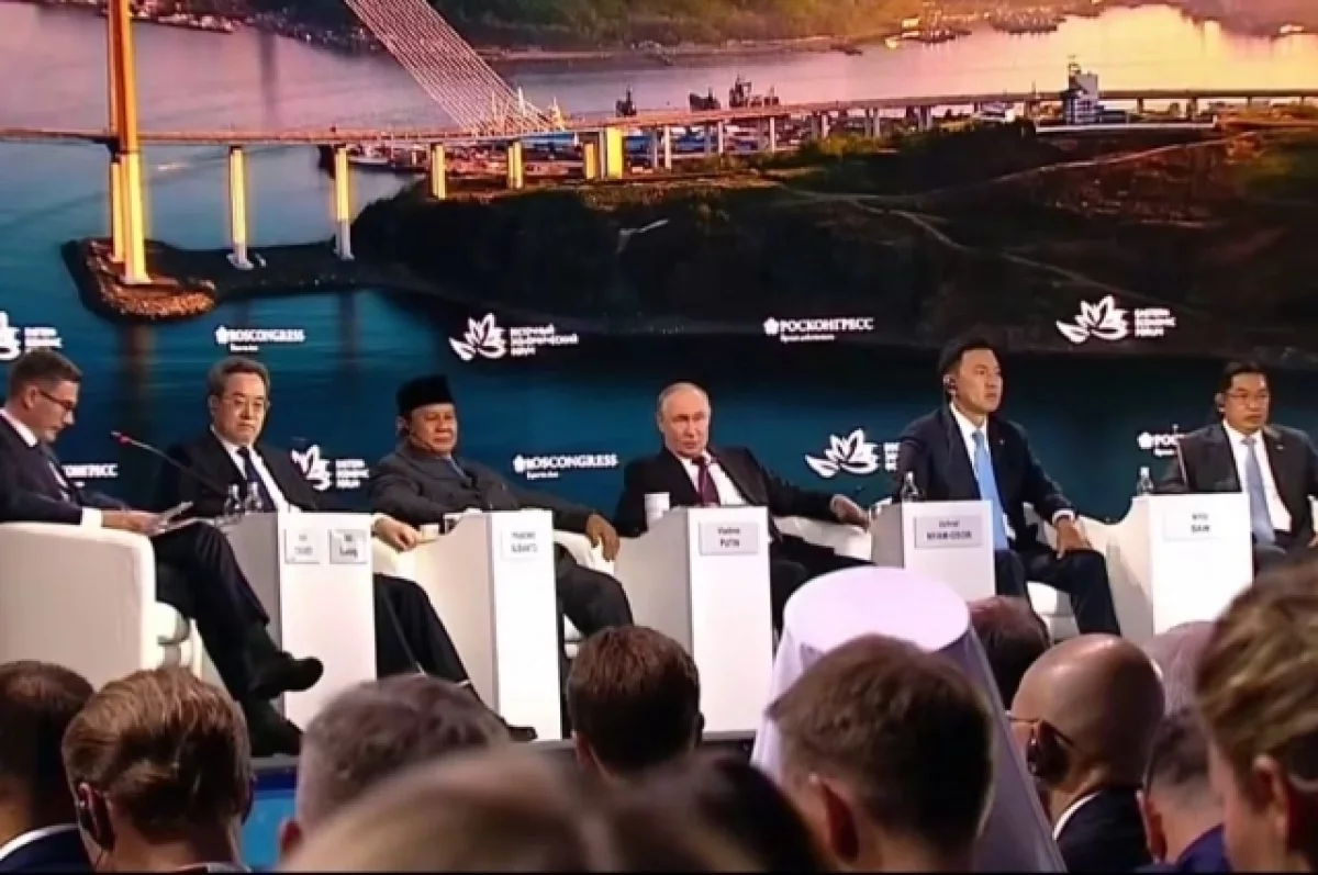 Путин назвал вбросами сообщения о возможной заморозке вкладов россиян