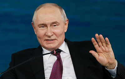 Путин завершил пленарную сессию ВЭФ словами "вместе победим"