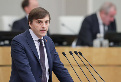 Кравцов: искусственного "выдавливания" из школ после девятого класса не будет