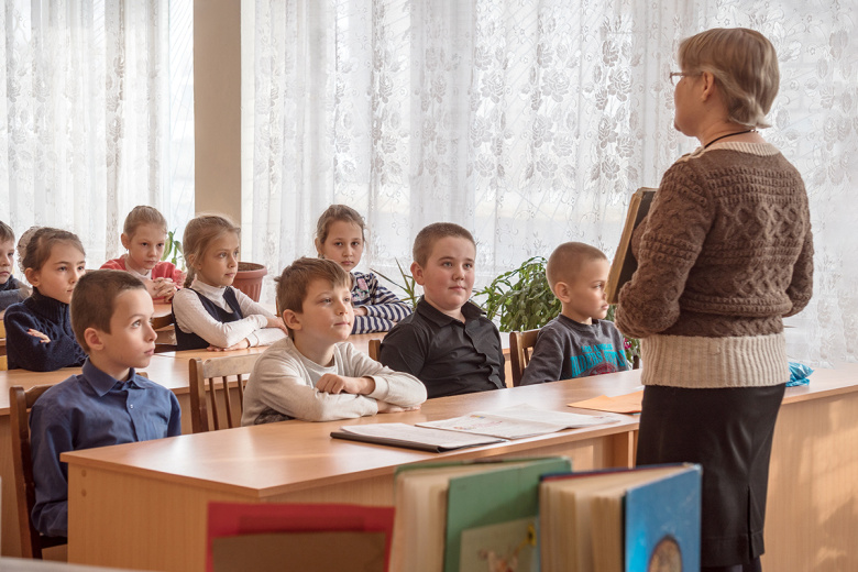 В Совфеде придумали, как дополнительно поддержать учителей