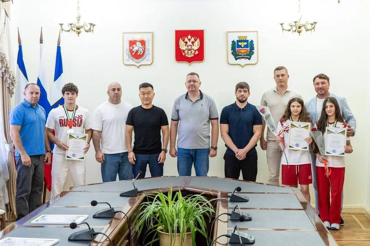 Трое симферопольцев завоевали призовые места на чемпионате по ММА в Абу-Даби