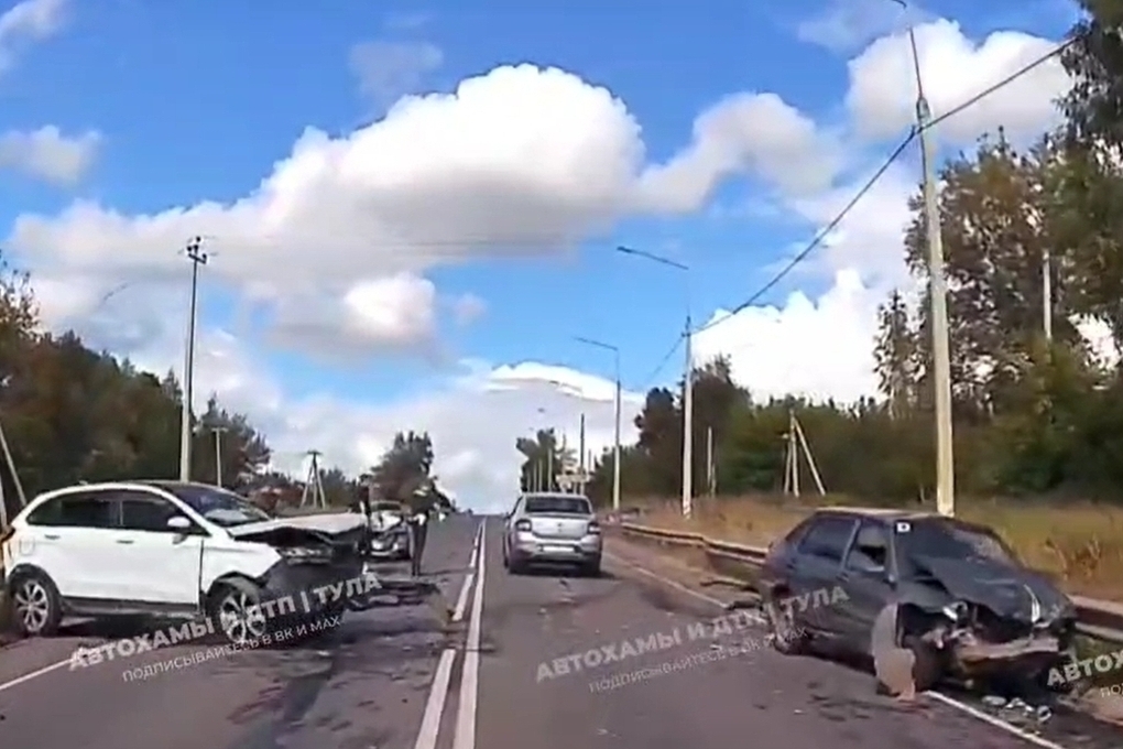 Три машины разбились в ДТП на трассе М-2 под Тулой