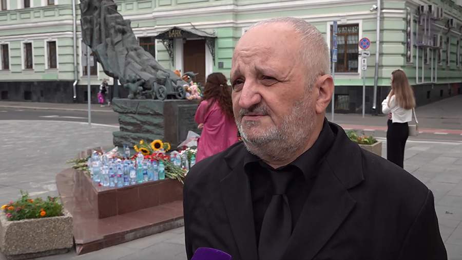 Житель Беслана на панихиде в Москве поделился воспоминаниями о теракте 2004 года