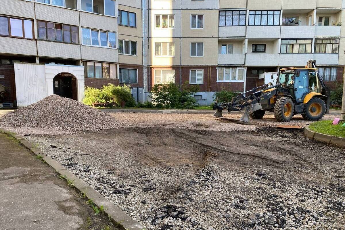 В Пскове начали благоустраивать 19 дворов по проектам ТОСов
