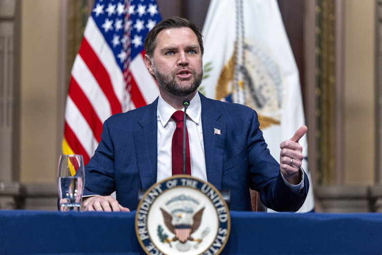 «Враги могут воспользоваться»: Вэнс признал уязвимость США