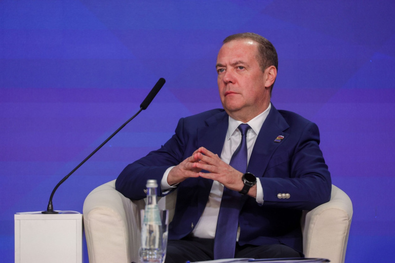 Медведев призвал правительство Германии «одуматься»