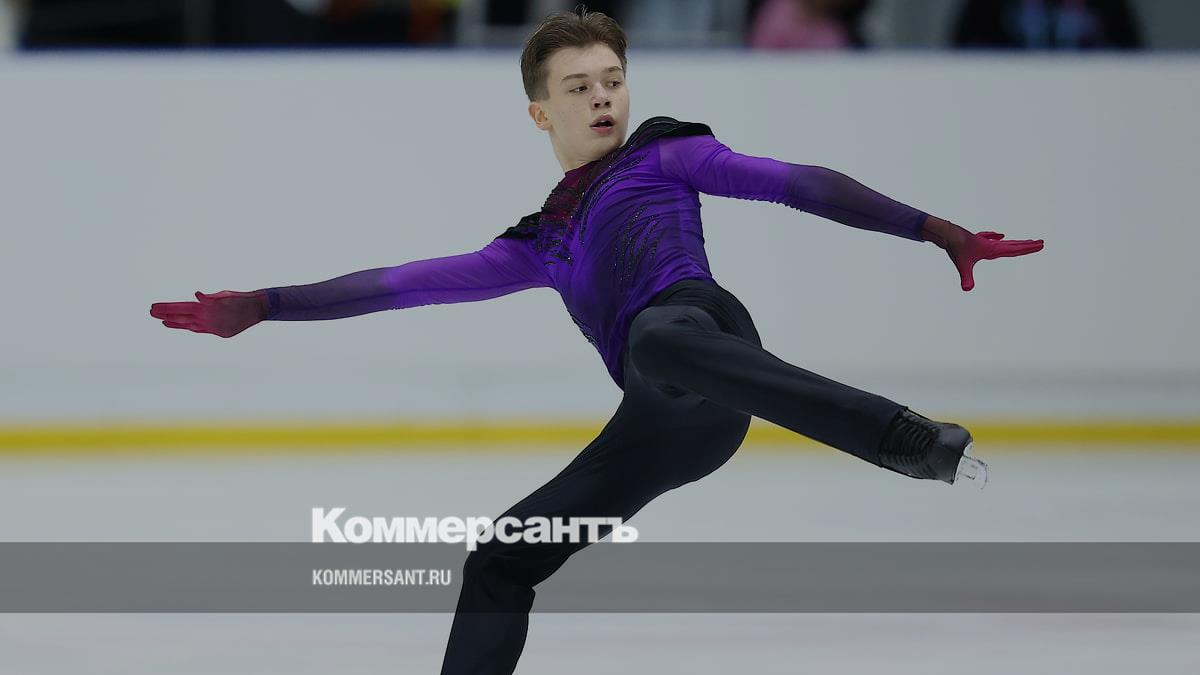 Фигурист Лазарев стал вторым в короткой программе на этапе юниорского Гран-при