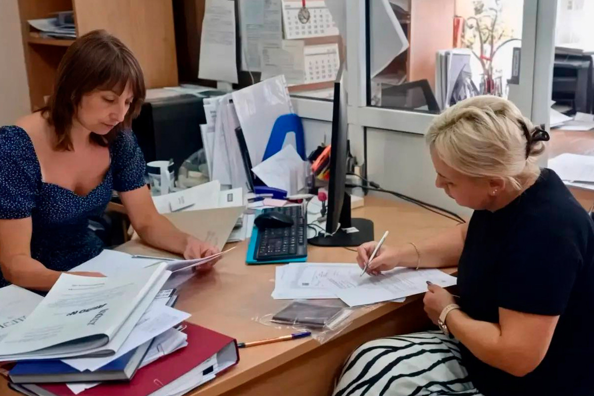Семьи Донецка могут получить 4000 рублей на школьную форму