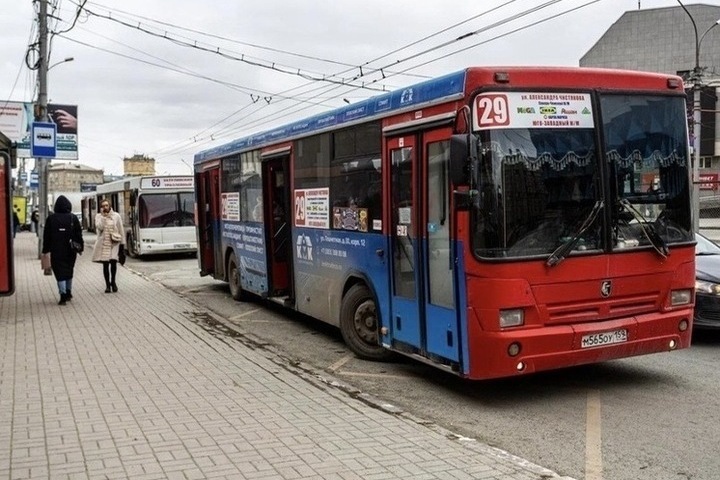 В Новосибирске изменят маршруты шести автобусов из-за осенних ярмарок