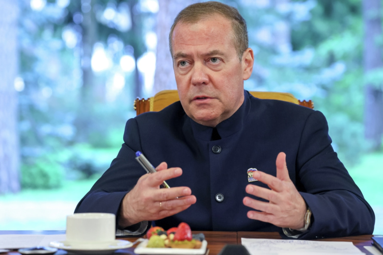 Медведев указал, кто выступает против СВО