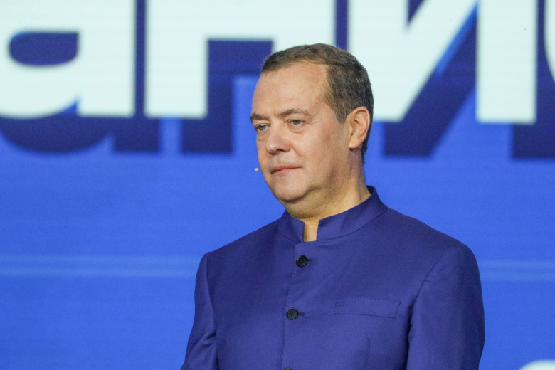 Медведев заявил, что СВО завершится исключительно на условиях России