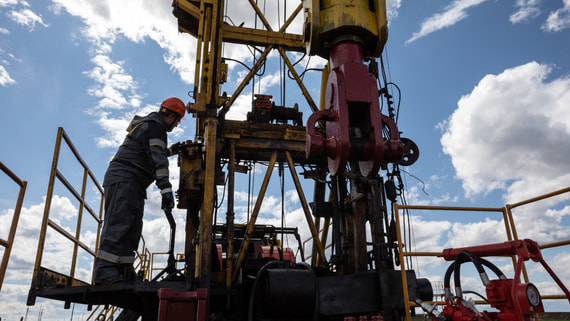 Сечин: доля России в импорте нефти Китаем достигла 23%