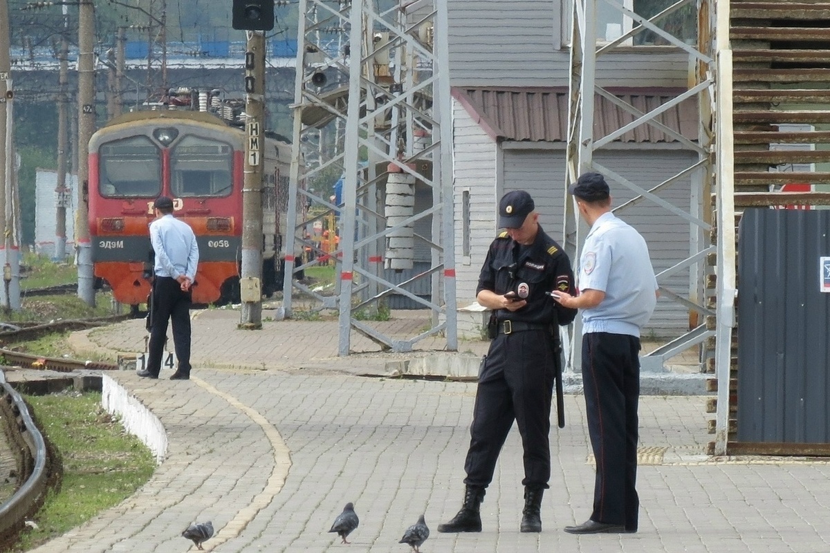 В Кирове сотрудники полиции поймали четырех школьников-зацеперов