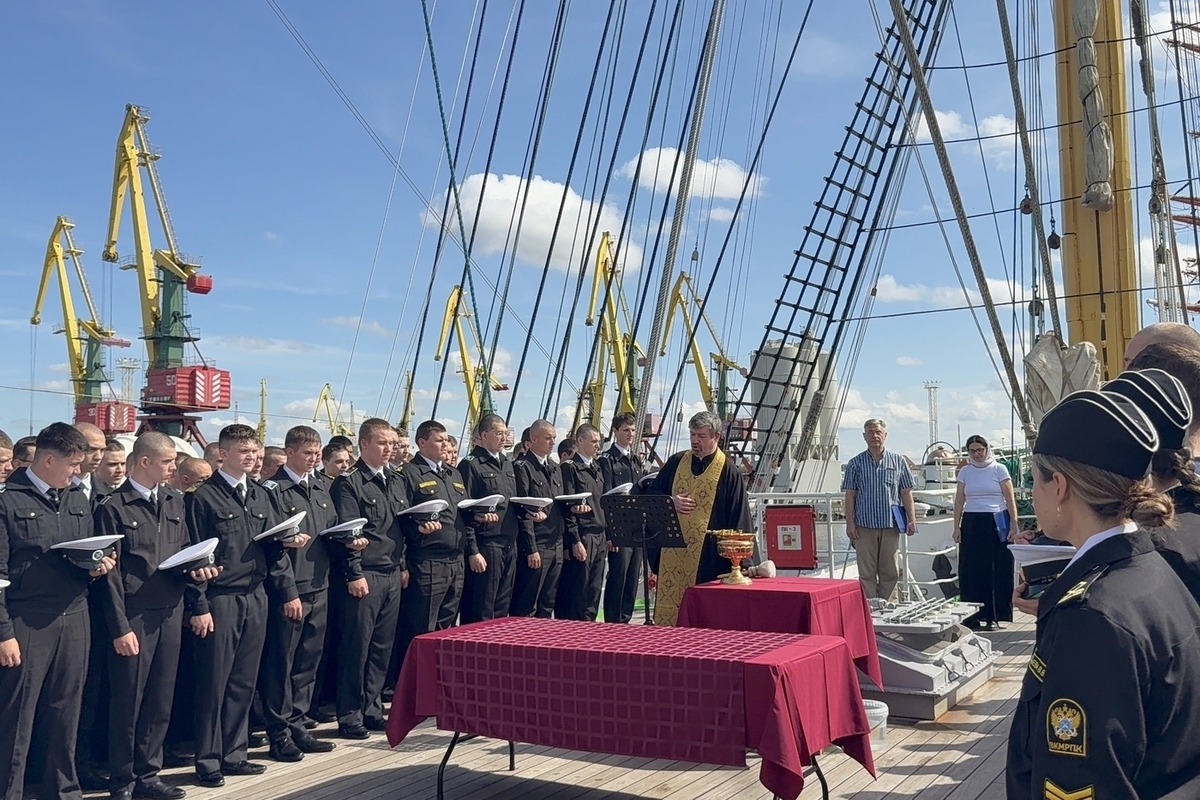 Более 140 курсантов отправились на месяц в Балтийское море на «Крузенштерне»