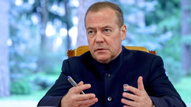 Медведев рассказал об идеологическом противостоянии России и Запада