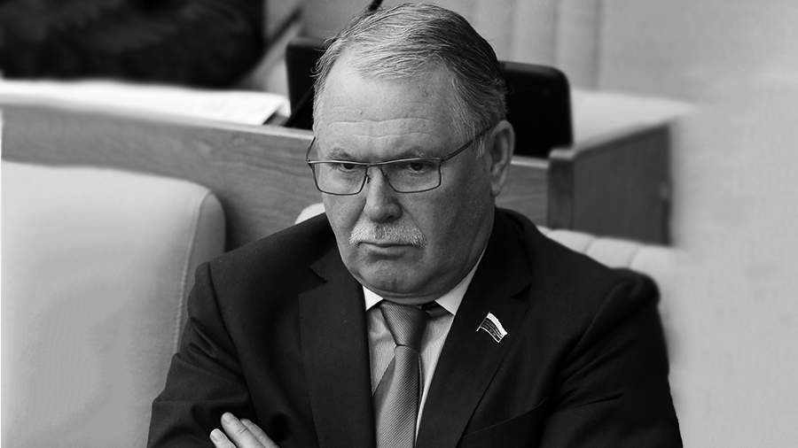 На 74-м году жизни скончался бывший депутат Госдумы Александр Романович