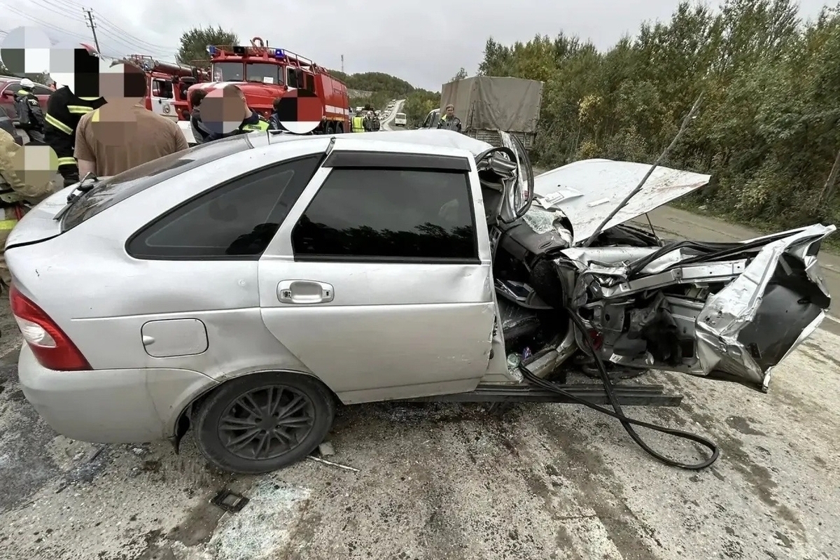 Под Мишуково водитель «Приоры» жал на тормоза и попал в смертельную аварию