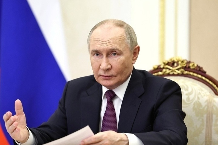 Путин: будущие поколения должны унаследовать характер победителей