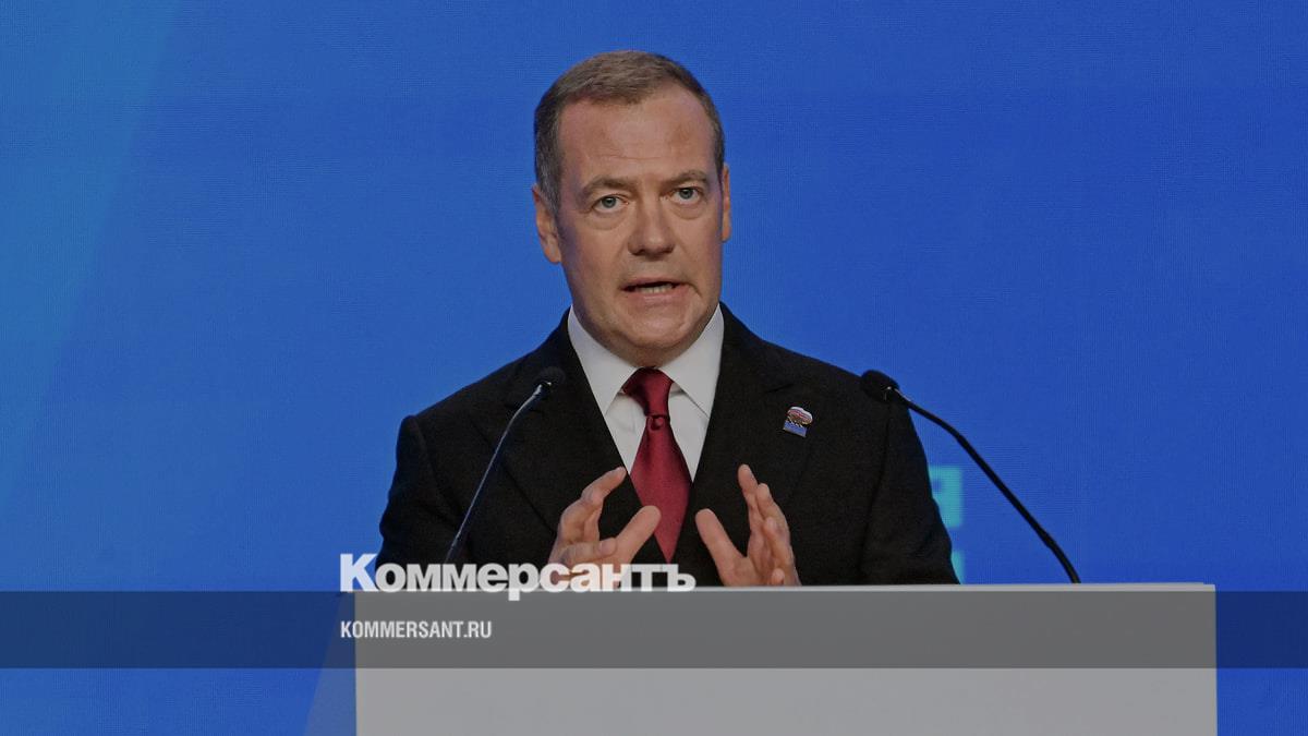 Медведев: российский бизнес адаптировался к санкциям