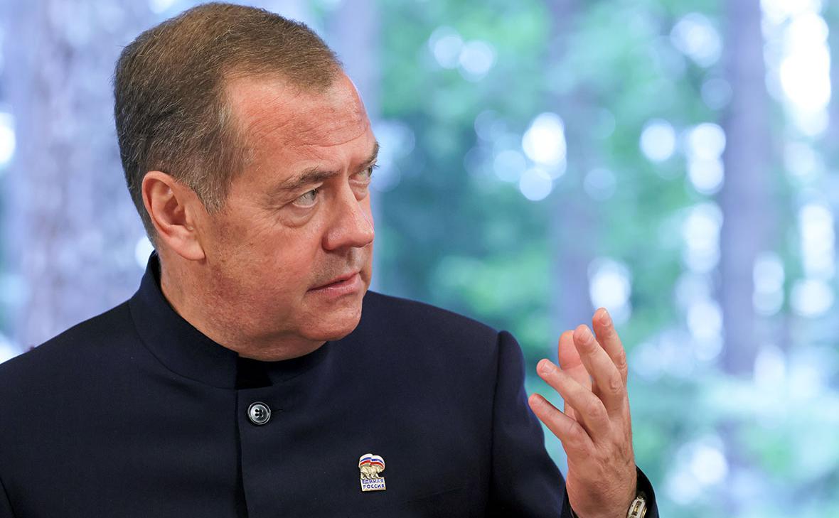 Медведев рассказал, что противники спецоперации «не понимают, что делают»