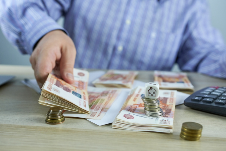 Названы отрасли в России с зарплатами выше 200 тыс. рублей