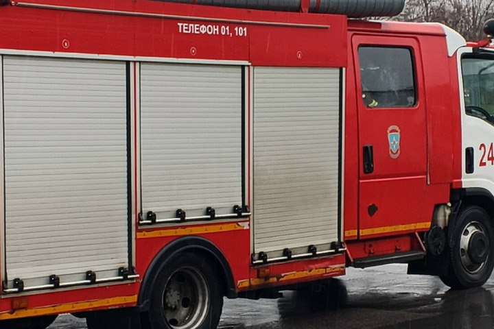 В Колпино утром 5 сентября при пожаре в частном доме погибли два человека