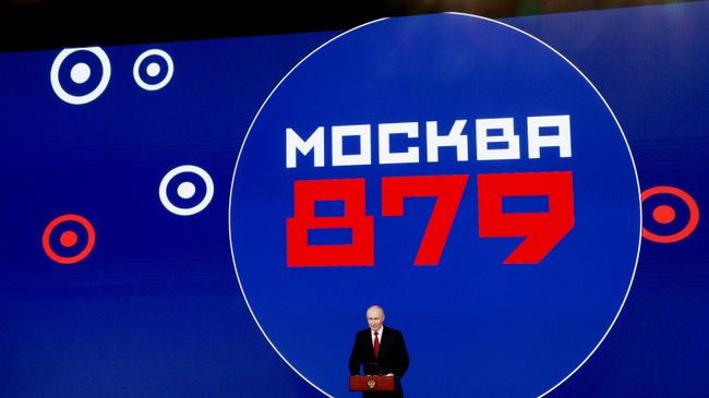 Трудности и вызовы временные, а Москва и Россия вечные, заявил Путин