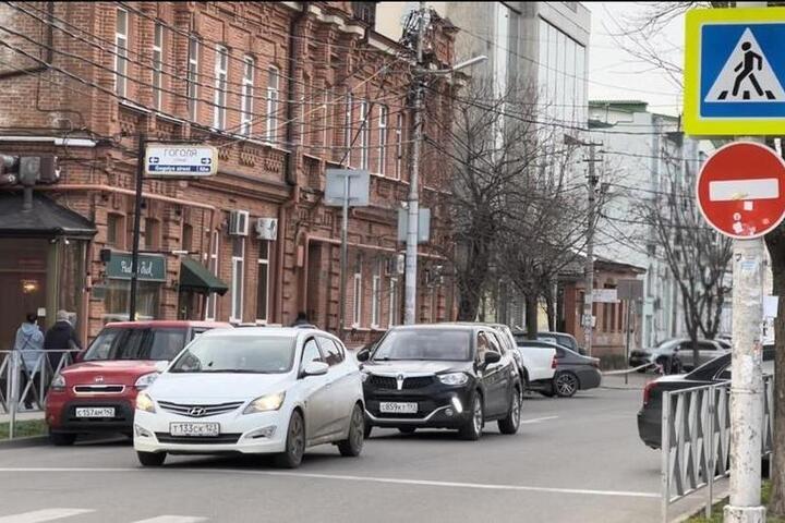 В Краснодаре на 2-й Ямальской продлили ограничение движения до 14 октября