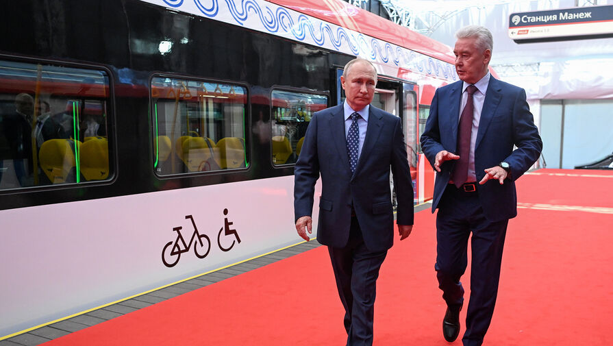 Путин и Собянин открыли московский городской вокзал "Серп и Молот"