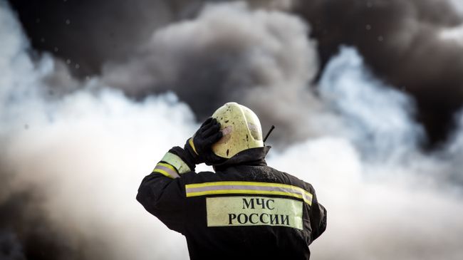 На востоке Москвы вспыхнул пожар в неэксплуатируемом здании