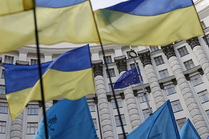 Стало известно о запрете критиковать украинские власти в Европе