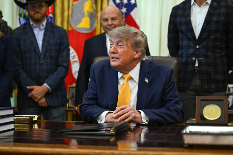 Рейтинг Трампа упал до исторического минимума
