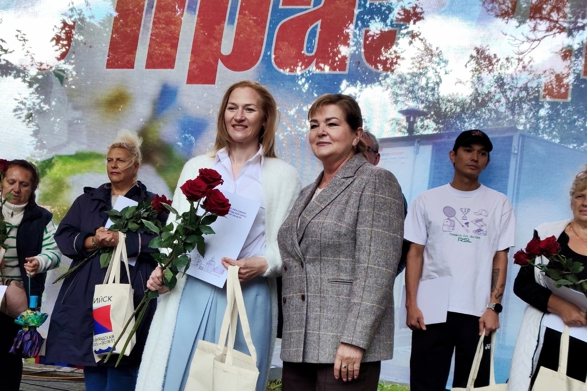 Приморск отметил День города наградами и благодарностями активным жителям
