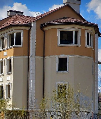 В Зеленограде 11-летняя школьница упала с высоты в заброшенном здании