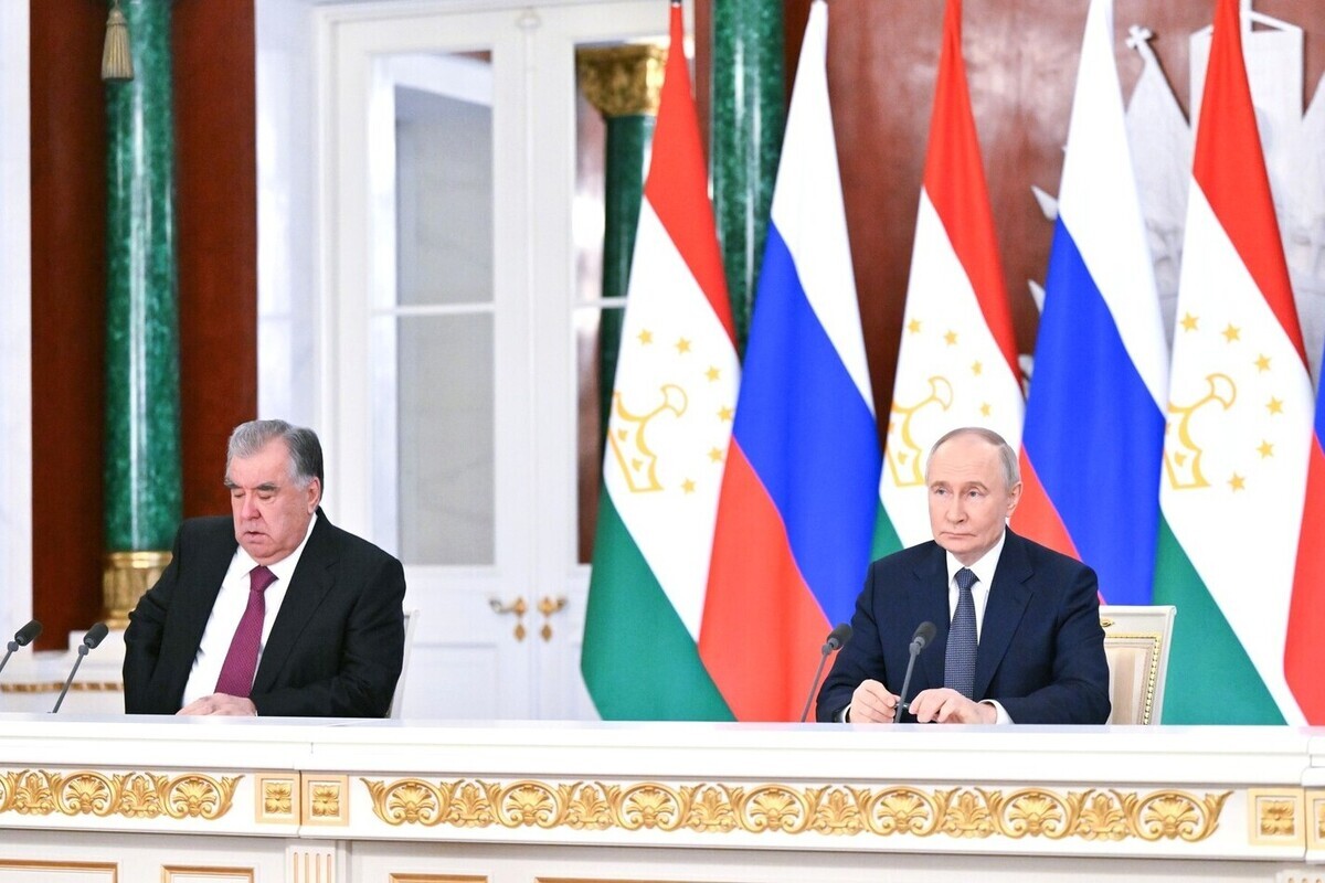 Путин пошутил над вопросом Рахмона об усталости на саммите ШОС