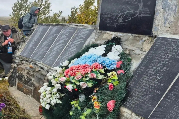 Родители и дети прошли по местам первого сражения под Мурманском сквозь непогоду