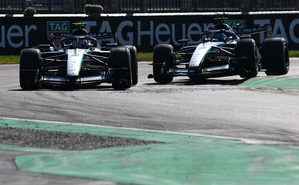 Пилот Mercedes выиграл гонку «Формулы-1» после старта с 19-го места