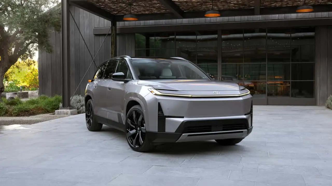 Совершенно новый Toyota Highlander задерживается — инженерам нужно больше времени на доводку большого электрического кроссовера