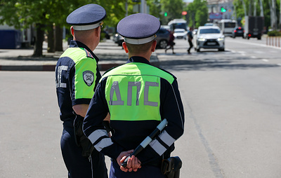 С 8 сентября водители смогут предъявлять инспектору ГАИ права в "Максе"