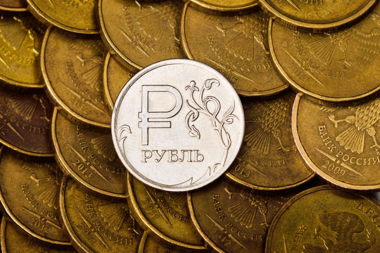 Рубль потерял первое место в рейтинге недооцененных валют мира