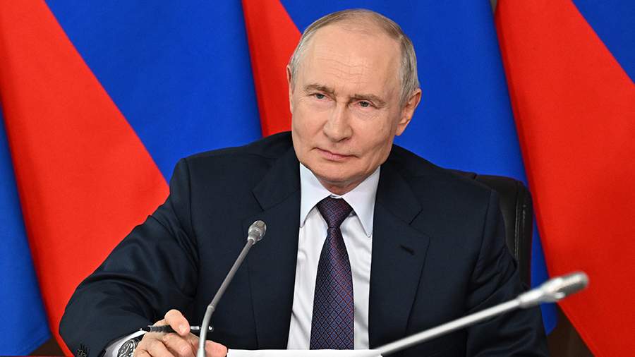 Путин провел совещание по обеспечению безопасности восточных границ РФ