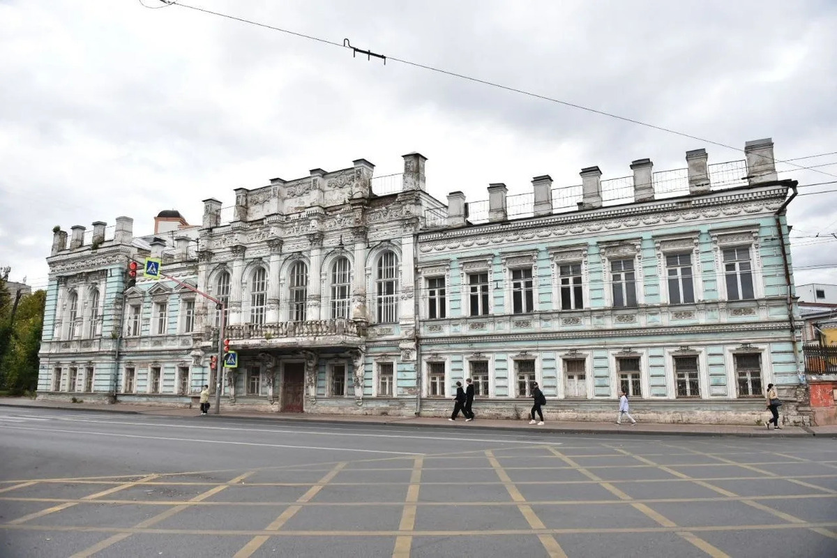 В Ярославле суд изъял у собственника «непьющих мужиков»