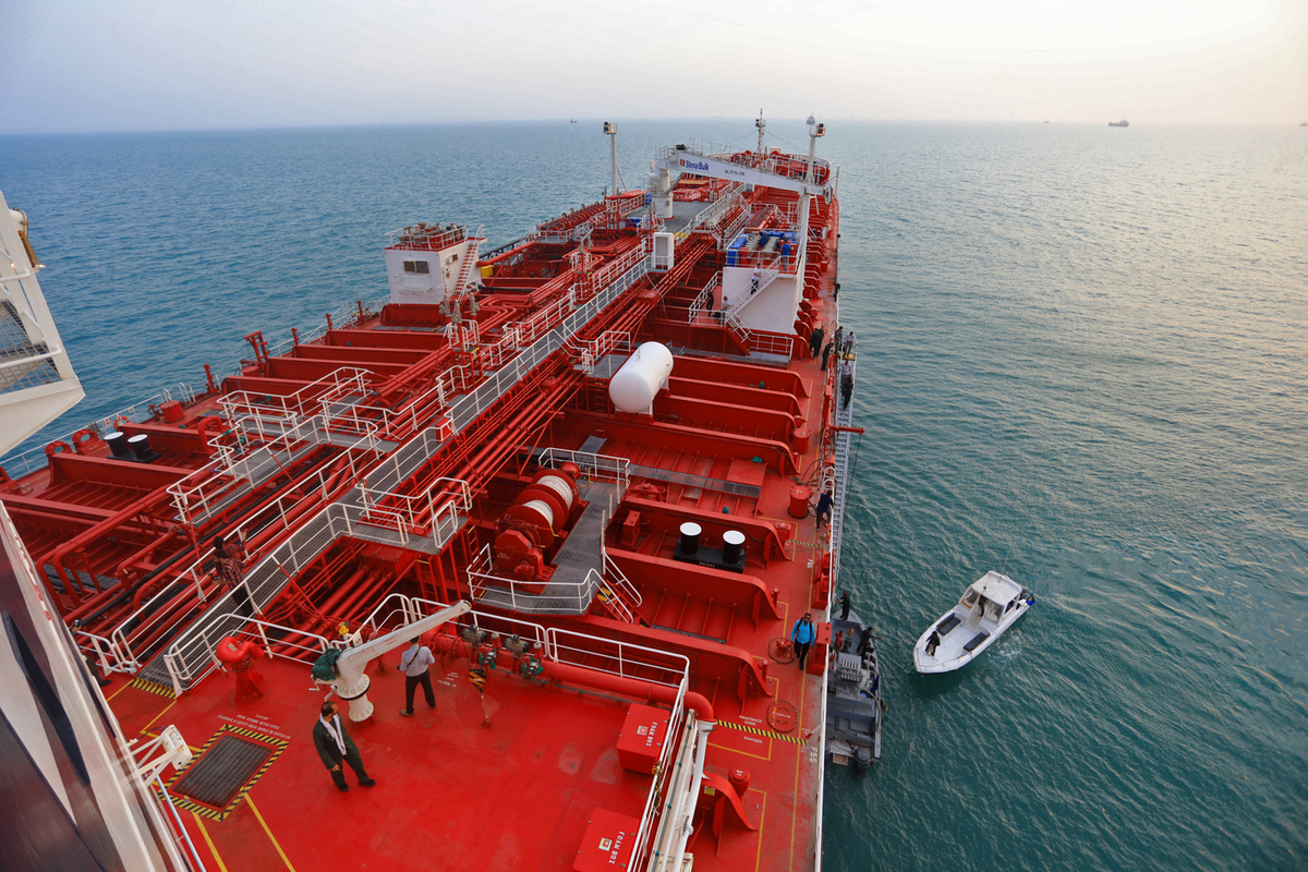Американцы проводят тайные операции с нефтью в горячей точке